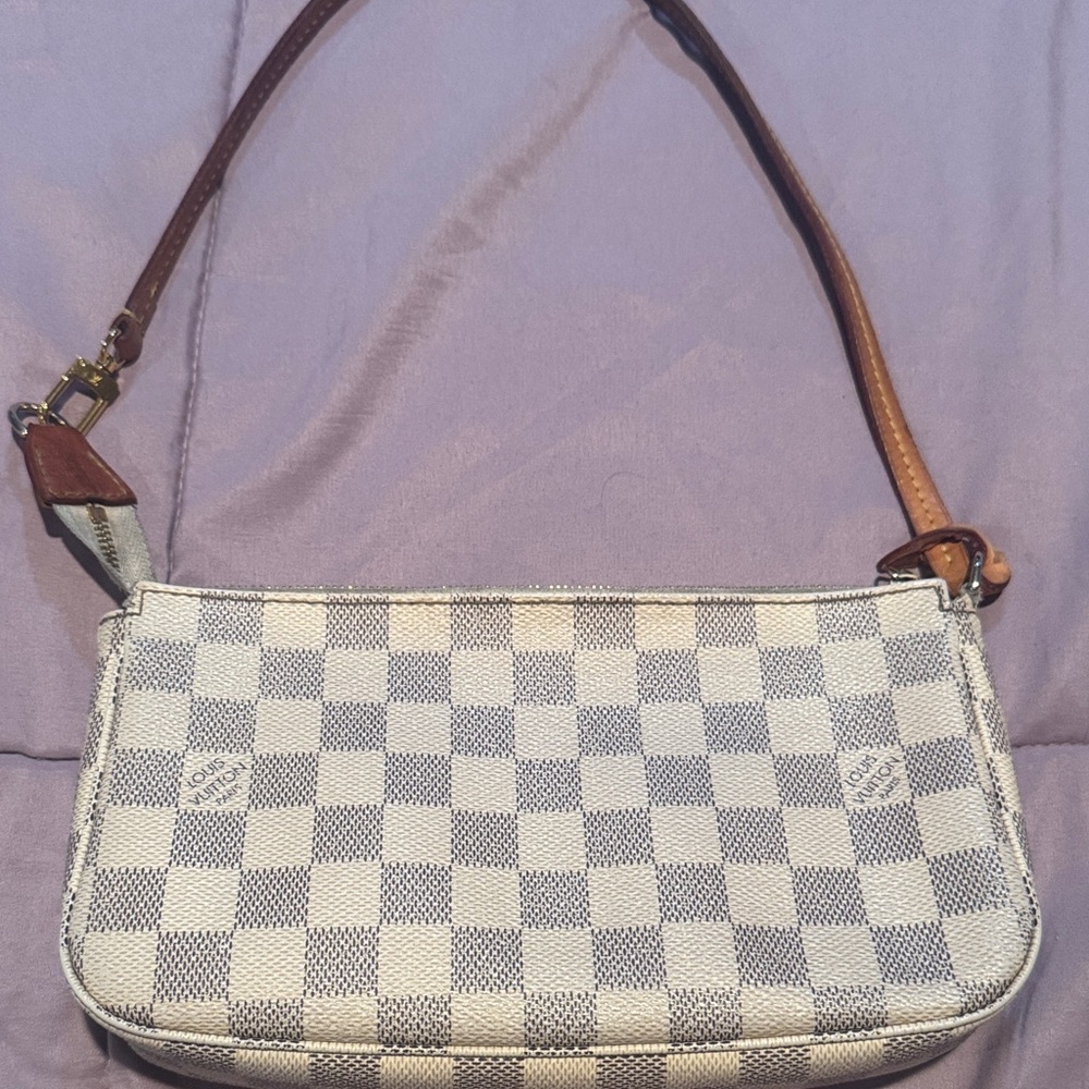 Louis Vuitton Checkered Shoulder Bag in Cream and Gray